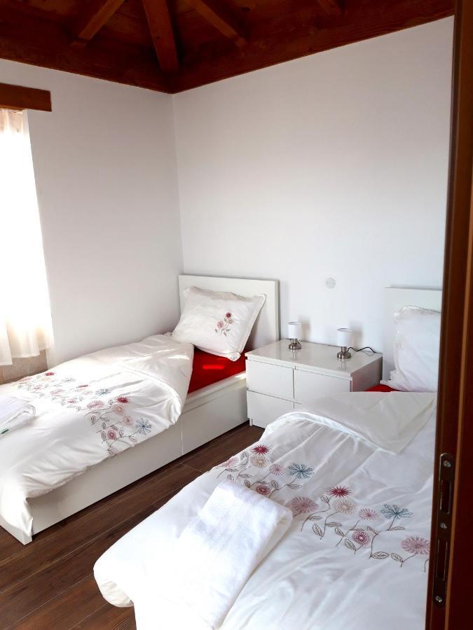 Villa Luksa Groznjan Bagian luar foto