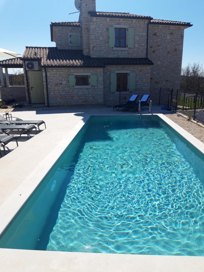 Villa Luksa Groznjan Bagian luar foto